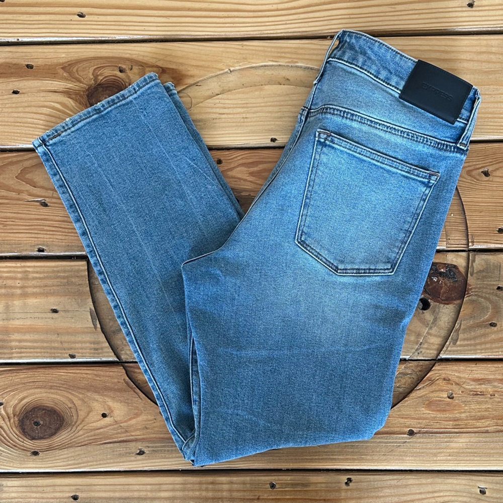 EXPRESS SLIM STRAIGHT JEANS